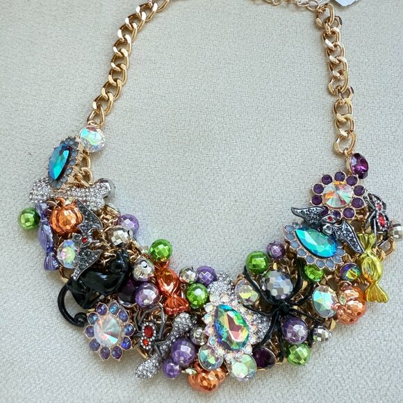 NWT BETSEY JOHNSON Halloween Charm Bib Chain Link Necklace - Picture 1 of 6
